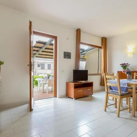 Moon Valley La Pelosa Lägenhetshotell 3*