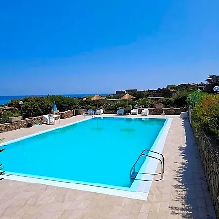 מלון דירות Moon Valley La Pelosa 3*